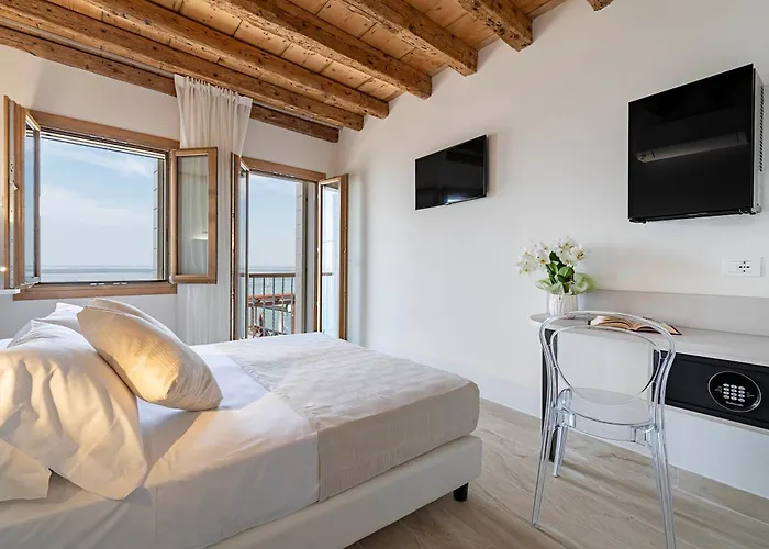 Stravedo Sunset Bed & Breakfast *