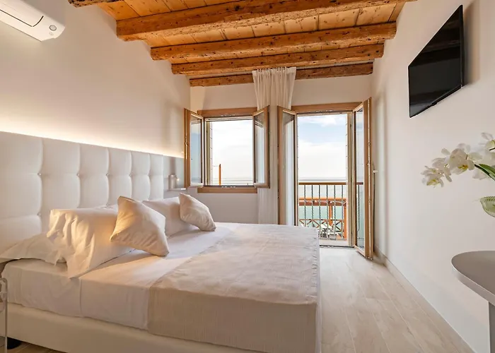 Stravedo Sunset Bed & Breakfast *